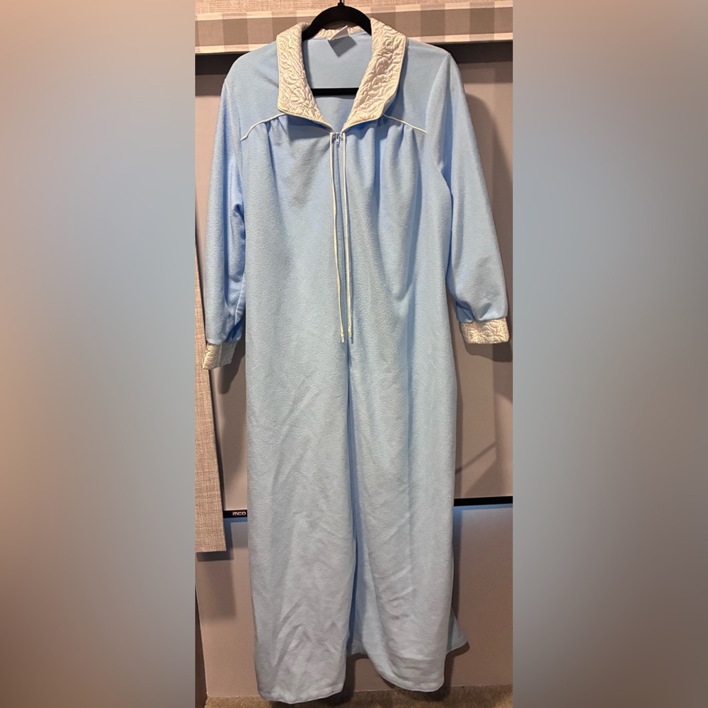 Vintage Lite Blue Robe Duster Gown Quiet Moments Pockets Size S  Quilted Collar